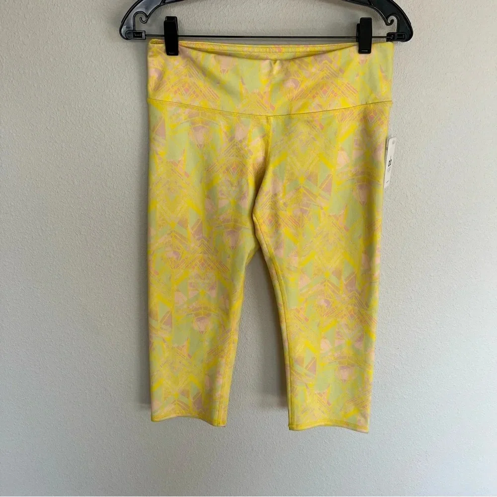 New Alo Yoga Airbrush Capri Leggings Zest Indio Geometric Print NWT Medium
